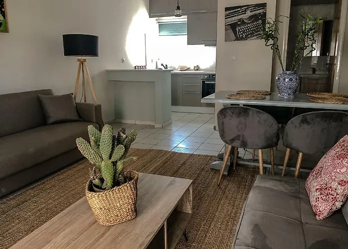 Sofia 3 Apts Nea Chora Chania Steps From The * Hriszí Aktí Haniá