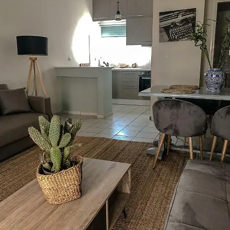 Sofia 3 Apts Nea Chora Chania Steps From The * La Canée