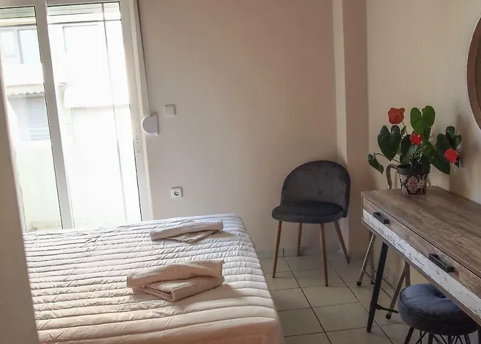 Sofia 3 Apts Nea Chora Chania Steps From The 干尼亞